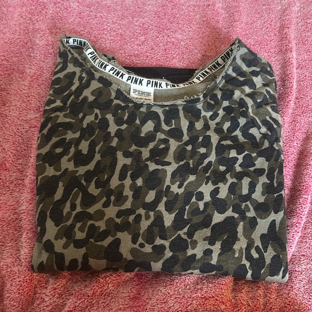 Pink Victoria secrets camo long sleeve sweater. Great condition - Picture 3 of 3